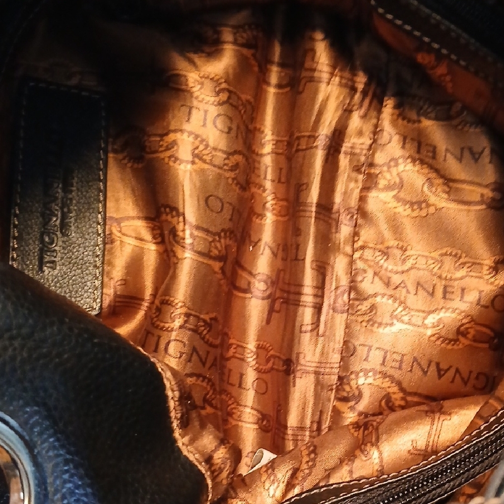 Tignanello Black Leather Shoulder Bag - Picture 6 of 6